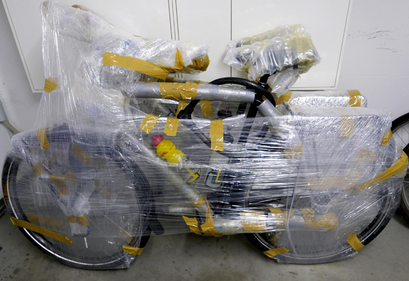 Fahrräder flugbereit verpackt